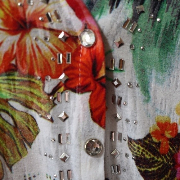Onque Women Floral Rhinestone Mixed Media Snap Front Blouse 2X Statement - Picture 10 of 13